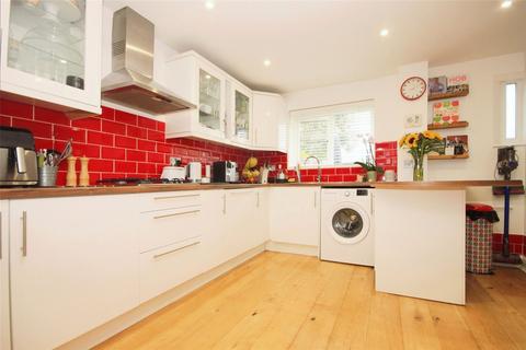 3 bedroom terraced house for sale, Haslemere Road, Wickford, Essex, SS11