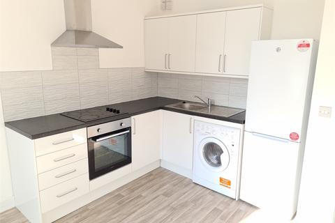 2 bedroom flat to rent, High Road, East Finchley, N2