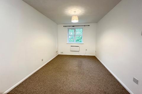 1 bedroom flat to rent, Tennyson Avenue, Houghton Regis, Dunstable, Bedfordshire, LU5 5UG