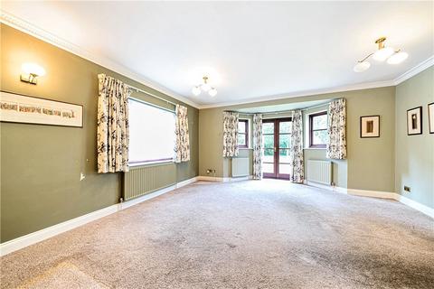 2 bedroom apartment for sale, Carew Road, Northwood, Middlesex