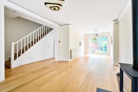 49b Strawberry Vale, Twickenham, TW1 4RX