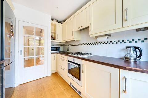 49b Strawberry Vale, Twickenham, TW1 4RX
