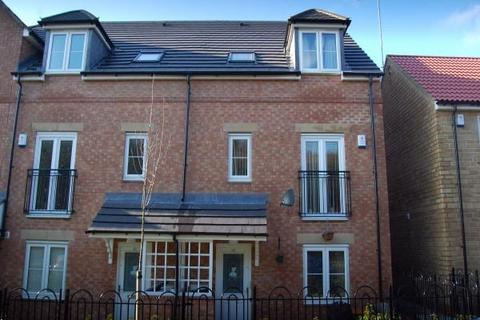 4 bedroom townhouse for sale, Walbottle Road, Newburn, NE15