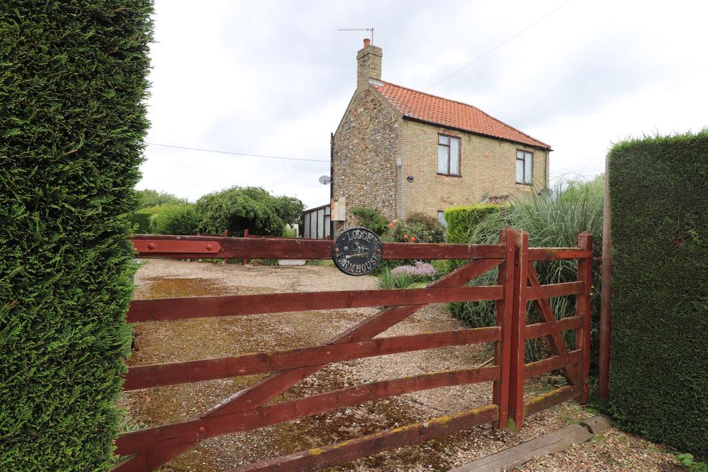 Station Road, West Dereham PE33 4 bed detached house for sale £185,000