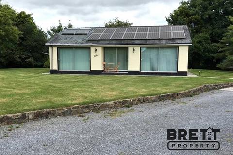 3 bedroom detached bungalow to rent, Mudeford, Jeffreyston, Kilgetty, Pembrokeshire. SA68 0RE