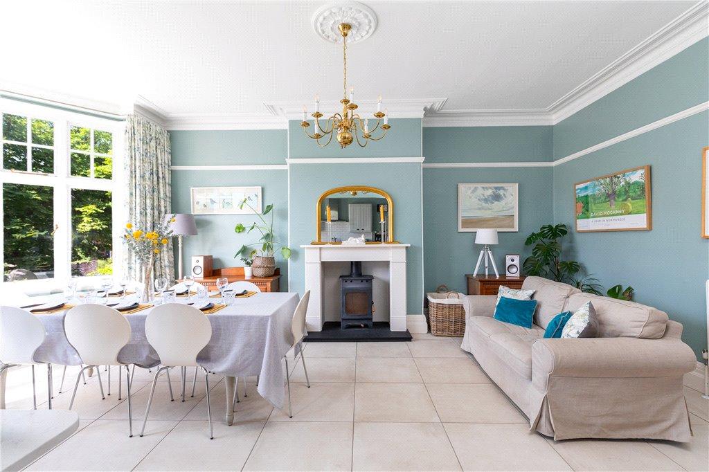 Dining / Lounge