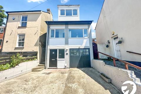 38 Beacon Hill, Chatham, ME5 7JR