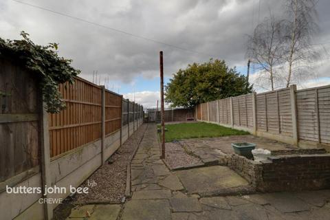 2 bedroom end of terrace house to rent, High Street, Winsford
