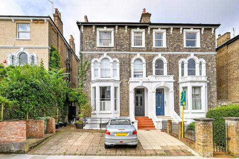 3 bedroom flat to rent, Montague Road, Richmond Hill, Richmond, TW10