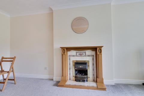 2 bedroom flat for sale, Lakeside Chase, Rawdon, Leeds, West Yorkshire, LS19