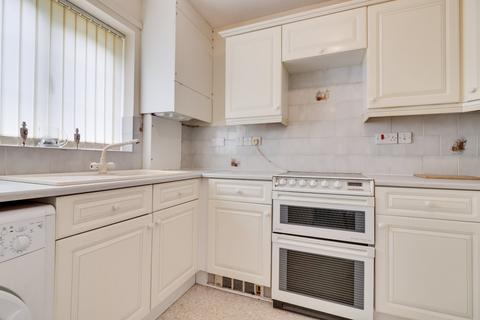 2 bedroom flat for sale, Lakeside Chase, Rawdon, Leeds, West Yorkshire, LS19