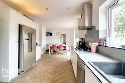 50 Crossways, Tatsfield, Westerham, TN16 2BW