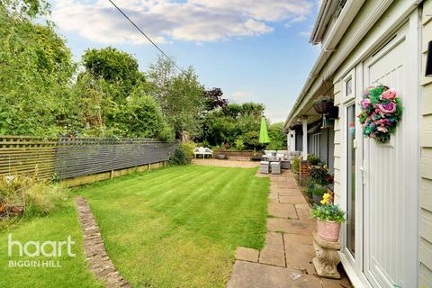 50 Crossways, Tatsfield, Westerham, TN16 2BW