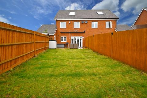 3 bedroom semi-detached house for sale, Starling Crescent, Langley, Berkshire, SL3