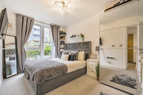 1 bedroom flat for sale, Norman Lane, Ebbsfleet Valley, Swanscombe, DA10