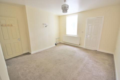 2 bedroom end of terrace house to rent, Victoria Road, Wigan, WN2