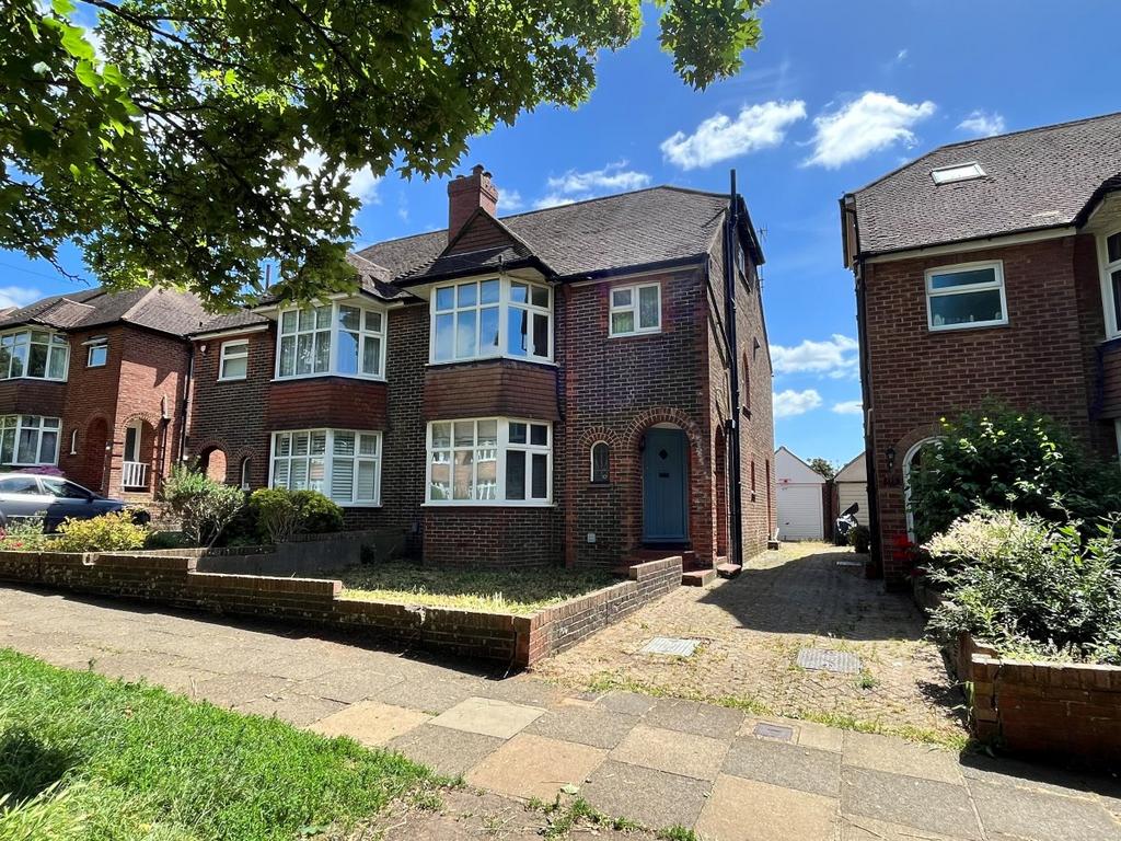 Holmes Avenue, Hove 4 bed semidetached house for sale £585,000