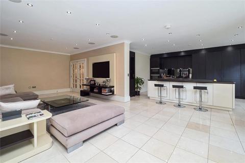 38 Fletsand Road, Wilmslow, SK9 2AB