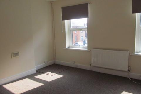 2 bedroom terraced house to rent, High Street, Barry