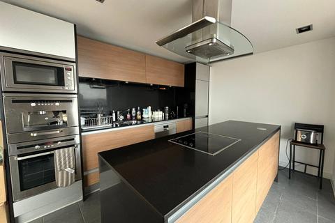 2 bedroom penthouse to rent, Centenary Plaza, 18 Holliday Street, B1