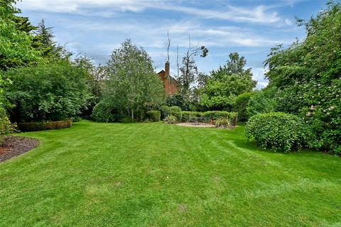 4 bedroom detached house to rent, Wendover Road, Aylesbury, HP21