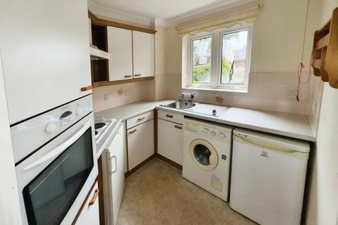 1 bedroom apartment for sale, St. James Road, East Grinstead, West Sussex