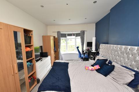 24 Trinity Avenue, Glasgow, G52 3ES