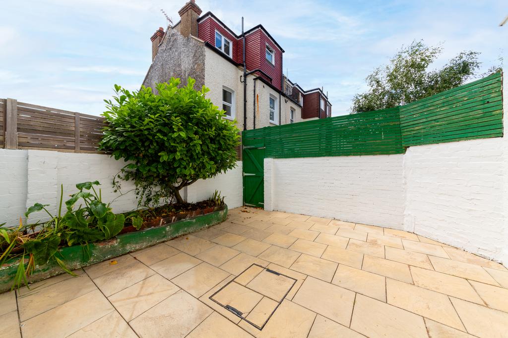 17 Treen Avenue, Barnes, SW13 0 JR (9)