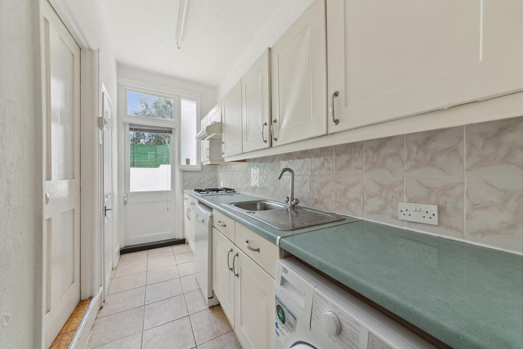 17 Treen Avenue, Barnes, SW13 0 JR (6)
