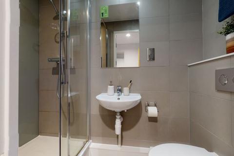 1 bedroom in a flat share to rent, Silver En Suite at Elgin Place,  240 Bath Street  G2