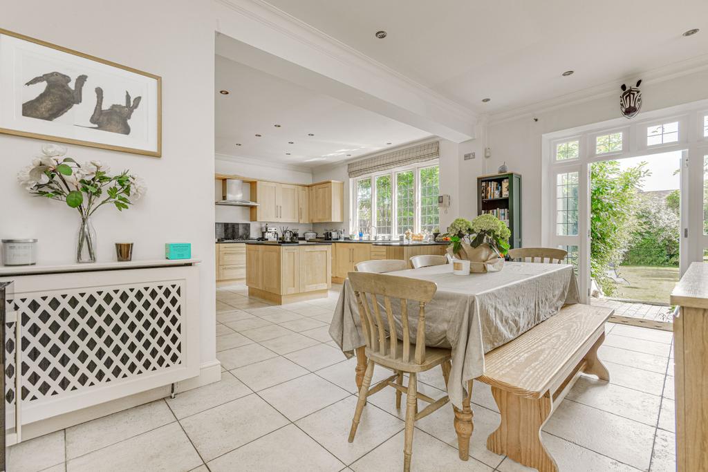 Dining/Kitchen