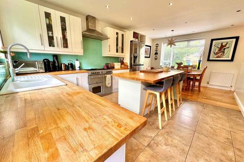 4 bedroom terraced house for sale, Mansfield Road, Baldock, Hertfordshire, SG7 6EE