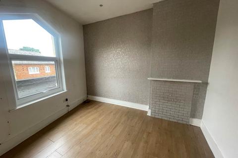 2 bedroom flat to rent, High Street, Milton Keynes MK17