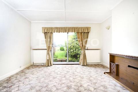 3 bedroom bungalow for sale, Uppingham Avenue, Stanmore HA7