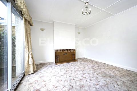 3 bedroom bungalow for sale, Uppingham Avenue, Stanmore HA7