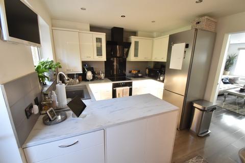 42 Lambourn Drive, Luton, LU2 7GQ
