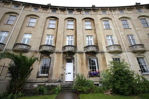 2 bedroom flat to rent, Royal Crescent, Weston Super Mare