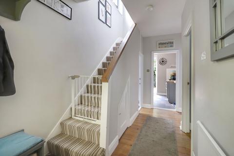 10 Bridge Gardens, East Molesey, KT8 9HU