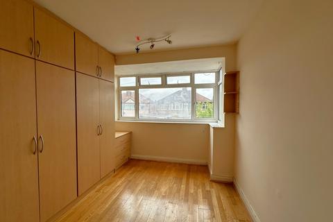 3 bedroom semi-detached house for sale, Fairholme Crescent, Hayes, Greater London, UB4