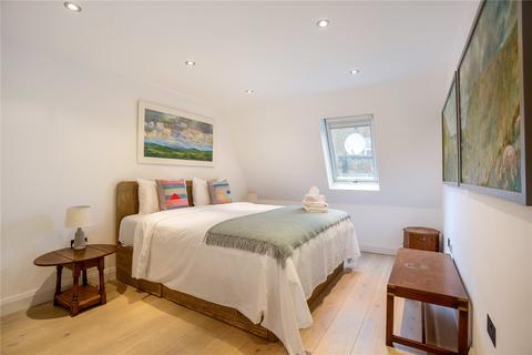 2 bedroom mews to rent, Devonport Mews, Shepherds Bush, London, W12