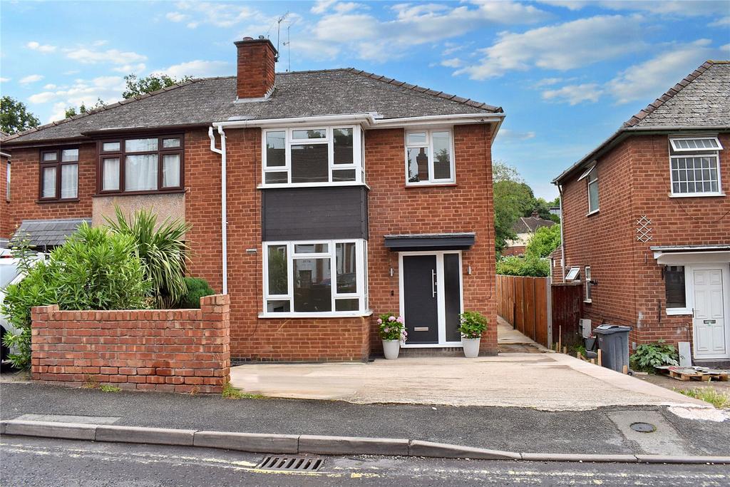Worcester, Worcestershire WR5 3 bed semidetached house for sale £280,000