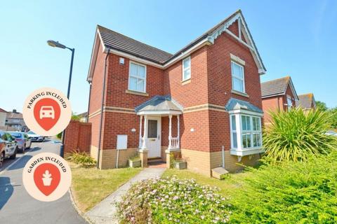 3 bedroom detached house to rent, Biddestone Road, Horfield