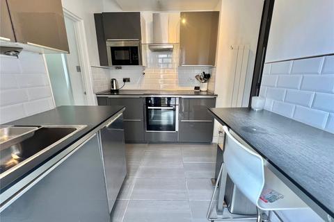 2 bedroom apartment to rent, Whittington Road, London, N22