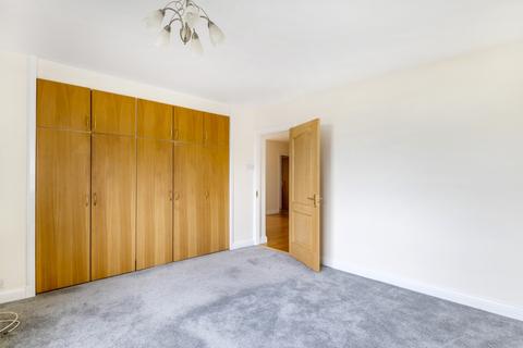 2 bedroom flat to rent, Great North Road East Finchley N2