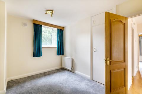 2 bedroom flat to rent, Great North Road East Finchley N2