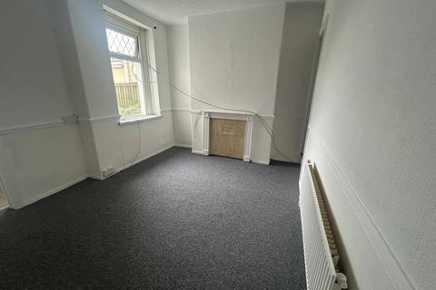 3 bedroom terraced house to rent, Coronation Street, Barry