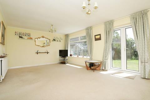 2 bedroom detached bungalow for sale, Bradstow Way, Broadstairs, CT10