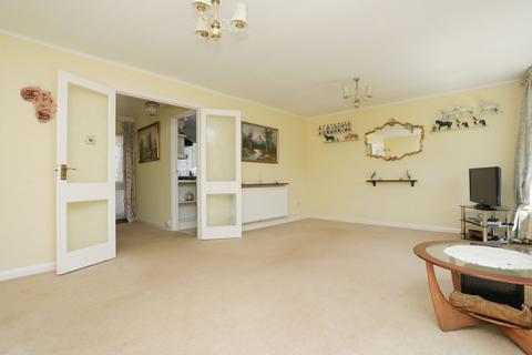 2 bedroom detached bungalow for sale, Bradstow Way, Broadstairs, CT10