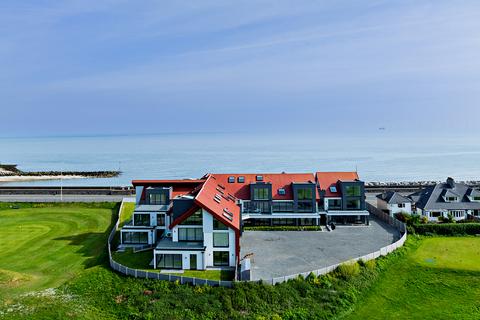 4 bedroom penthouse for sale, Marine Drive, Rhos On Sea LL28