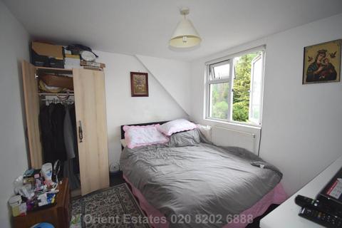 1 bedroom flat for sale, Endersleigh Gardens